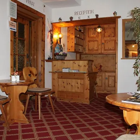 Gasthuis Hotel-pension Hauser Pontresina